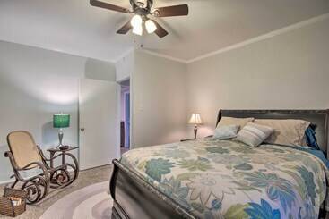 קוטג'' Traditional Southern House With Front Porch!