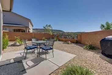 コテージ Patio, Game Room & Pool Access: Washington Gem
