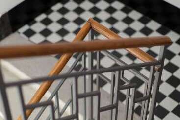 هتل Vis A Vis Apartments