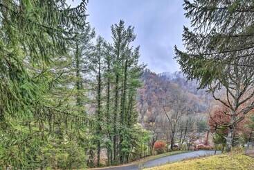 Peaceful Cottage W/ Mtn View Near Atv Trails!
