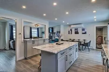 Mökkimajoitus Pet Friendly Long Pond Home W/ Fire Pit!