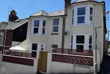 Residenza Charming 2 Bed House In Dawlish Town Centre