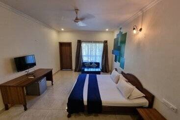 בית מלון כפרי Rishikesh Resort Lonavala