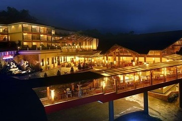 Grand Ussu Hotel & Convention