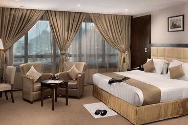 Отель Razana Al Rowdah