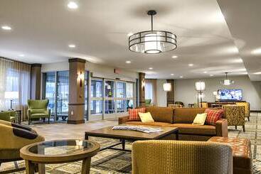 Hotel Staybridge Suites Marquette, An Ihg