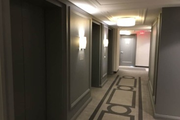 דירה Altitude Suites On Yonge