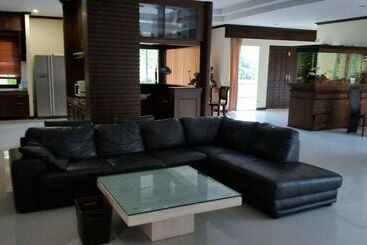 ツーリストアパートメント Viewpoint Villa