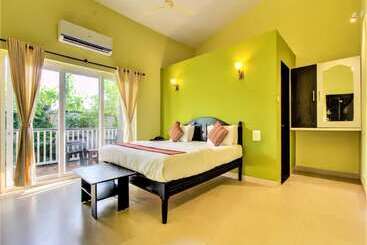 فندق Fabescape Vagator Retreat Resort With Swimming Pool