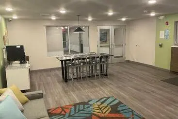 ホテル Woodspring Suites East Lansing   University Area