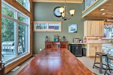 コテージ Family Friendly Lake Mitchell Oasis: Hike & Ski!