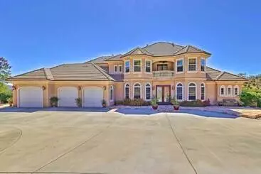 コテージ Luxurious Murrieta Retreat W/ Mountain Views!