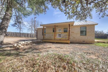 بيت ريفى Waylons House Hot Tub Shared Party Barn With Games