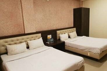 בית מלון כפרי Mittal Avenue & Paradise