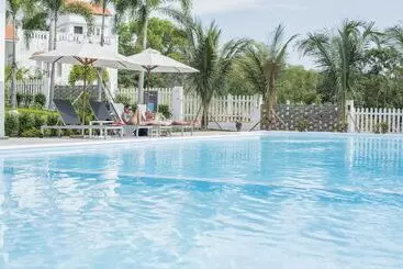 Hôtel Hanz 881 Lam Ha Pool Resort