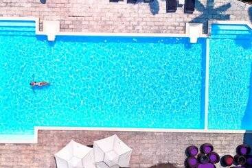 Szálloda Hanz 881 Lam Ha Pool Resort