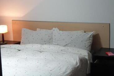 تختخواب و صبحانه Sagrada Familia Double Room With Private Bathroom