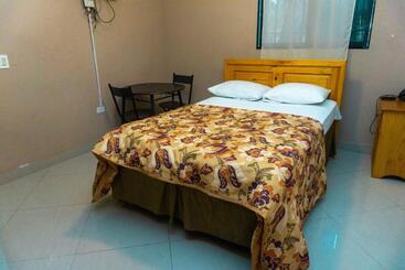 Tropical Hotel & Guest House