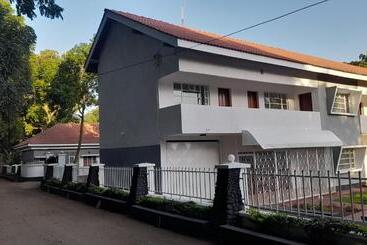 ベッドアンドブレックファースト Kijivu Suites 2 Bedroom Apartment