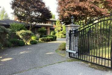 Pension Garden Room B