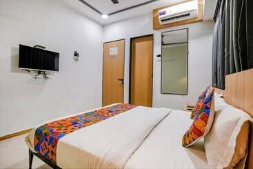 Fabhotel Saarthi Inn