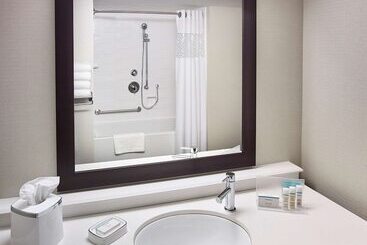 فندق Hampton Inn By Hilton Sarnia/point Edward