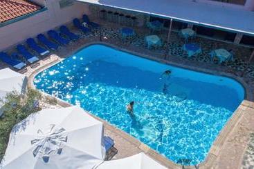 Kleoni Club Apartments