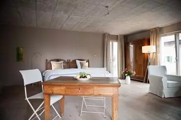 Le Coq Chantant B&b And Boutique