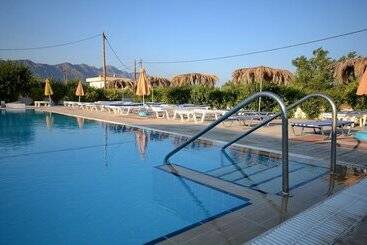 Nikos 2 Studios & Apartments