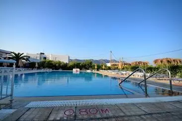 Nikos 2 Studios & Apartments