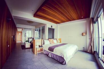 Sasa Nor Lamour B & B
