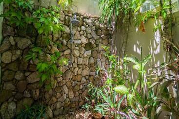 آپارتمانهای توریستها Villa Apsara