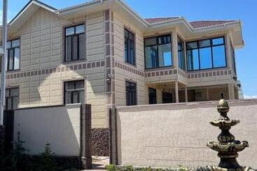 استراحتگاه Chinar