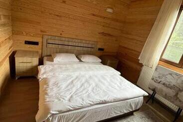 هتل آپارتمان Espi̇ra Apart