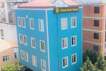 Aparthotel Lions Suit