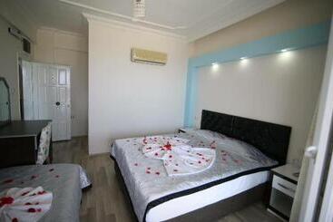 住宿加早餐  Deniz Otel