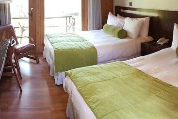Hotel Y Cabañas Las Mellizas   Caja Los Andes