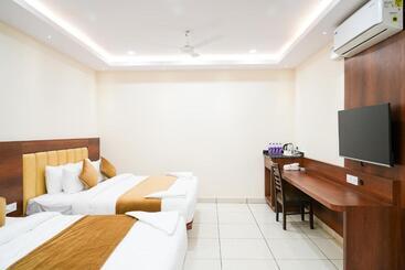 בית מלון כפרי Sri Krishna Inn Kempegowda Airport Bangalore