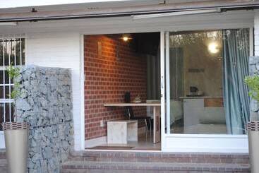 ベッドアンドブレックファースト B And B Sandton