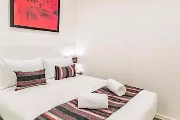 City Edge Box Hill Apartment