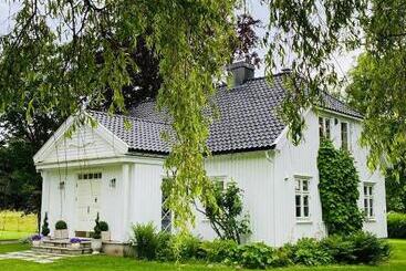 Engø Gård Hotel & Restaurant