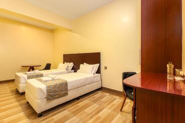 Hotel Dallas Premiere