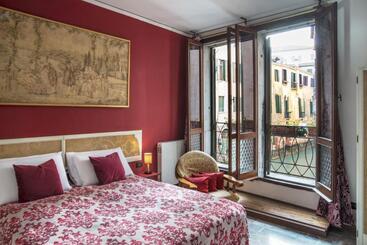 پانسیون Tre Sestieri Terrace   Canal View 2024