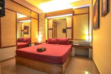 호텔 Bar Oz Riverside Guesthouse