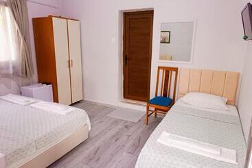 مبيت وإفطار Kalipso Motel