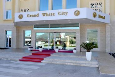 هتل Grand White City