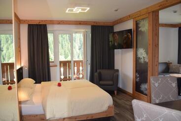 فندق Crepes De Sela