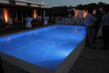 Machele  S Place Beachside Hotel & Pool