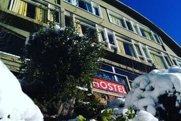 Moving Hostel Travel Bar