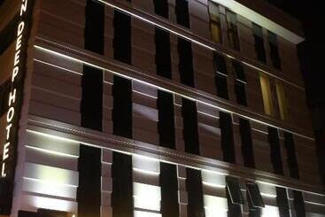 Hotel Seven Deep